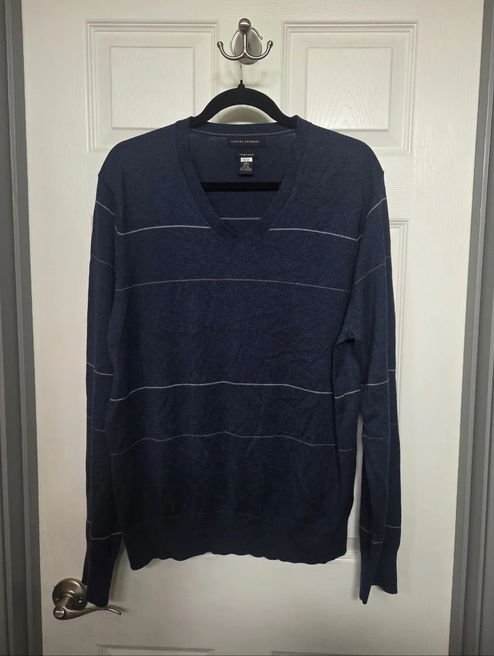 Banana Republic Luxury Blend Navy V-Neck Striped Sweater Silk Cotton Cashmere  L